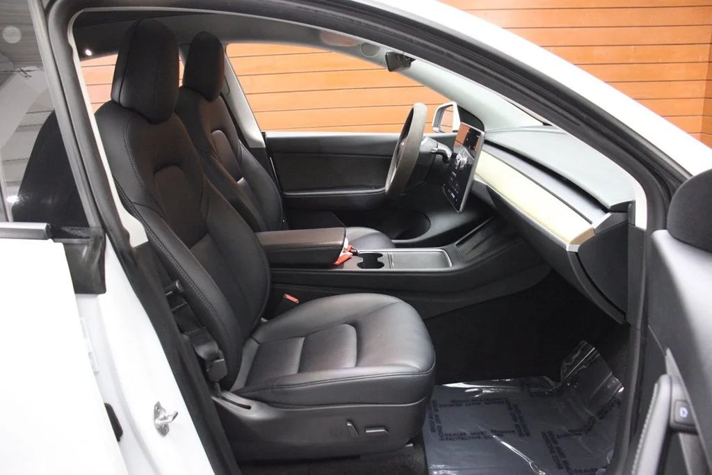 Used 2022 Pearl White Multi-Coat Tesla Performance image 32