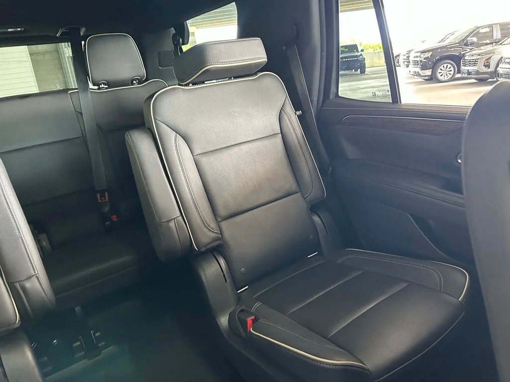 Used 2022 Summit White Chevrolet Premier image 14