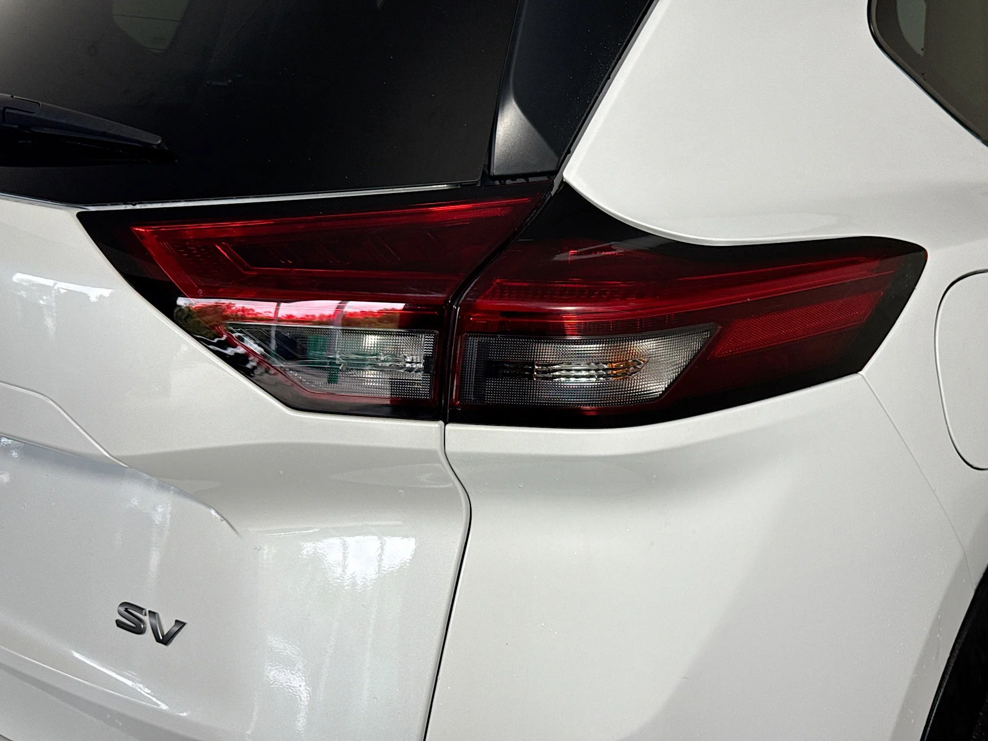 Used 2024 Everest White Pearl Nissan SV image 30