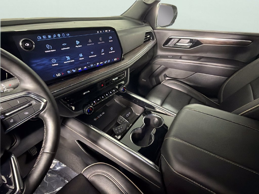 Used 2025 Sterling Gray Metallic Chevrolet Premier image 19