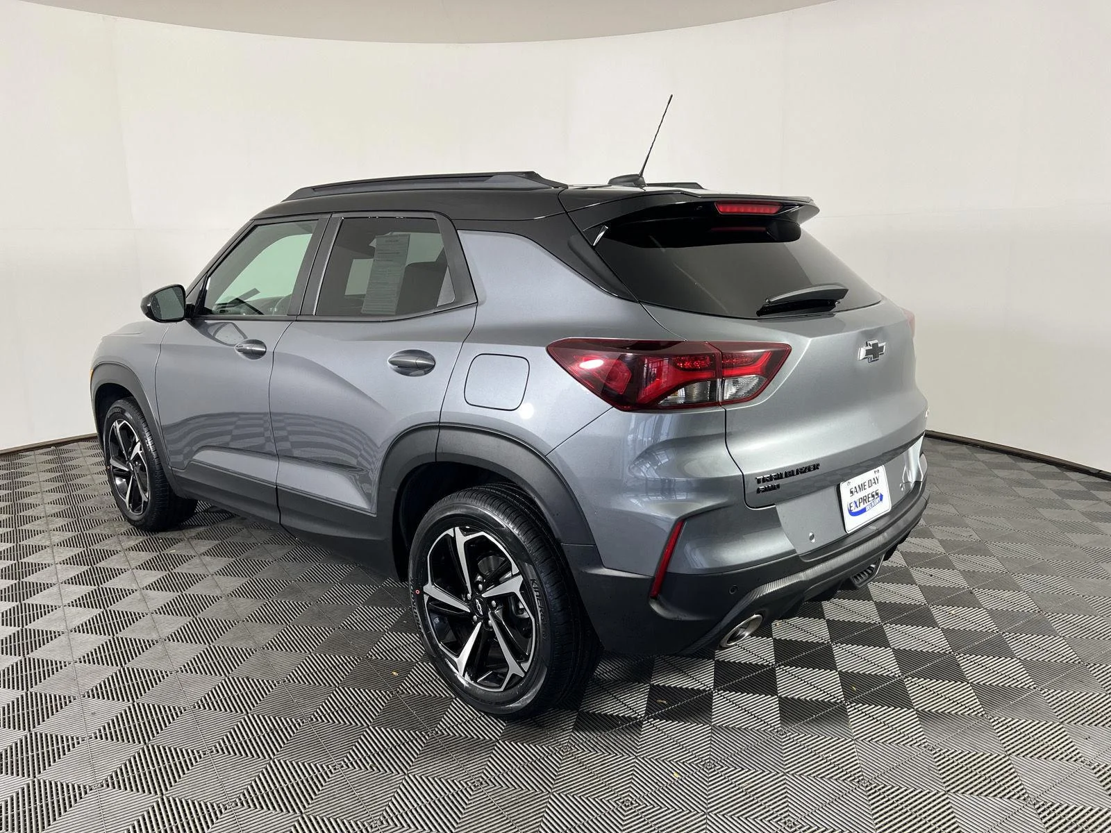 Used 2021 Satin Steel Metallic Chevrolet RS image 26