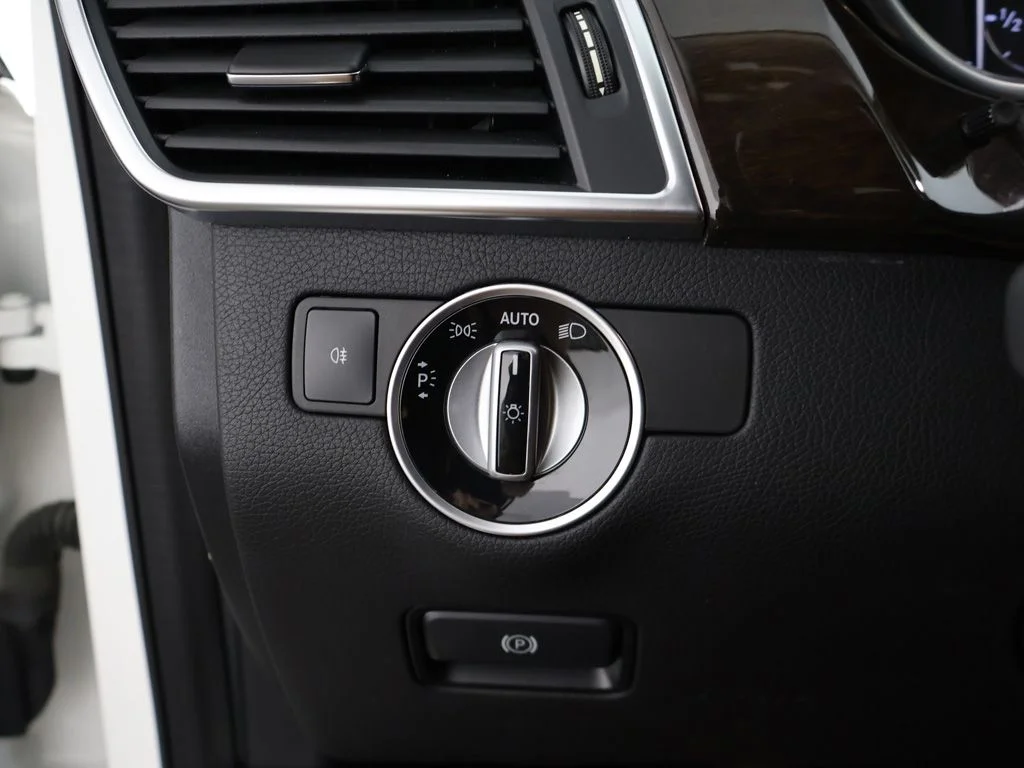 Used 2014 Polar White Mercedes-Benz ML 350 image 39