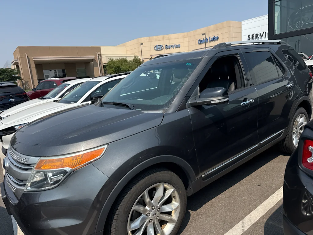 Used 2015 Magnetic Metallic Ford XLT image 3