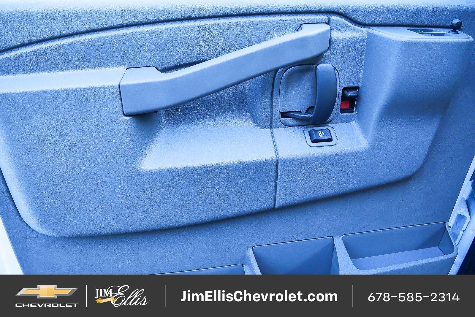 2025 Chevrolet Express Cargo Work Van - Photo 6
