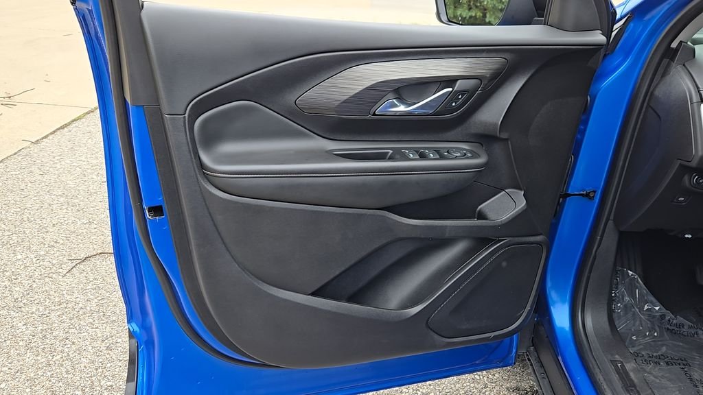 Used 2024 Blue GMC SLE image 8