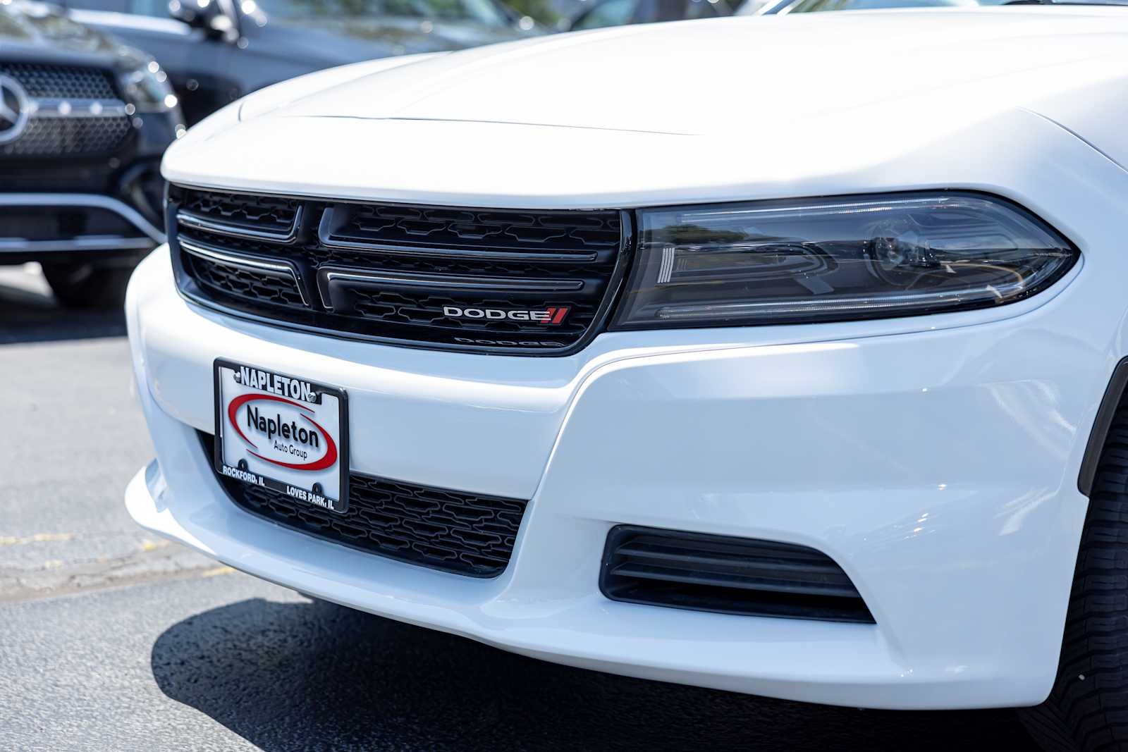 Used 2022 White Knuckle Clearcoat Dodge SXT image 38
