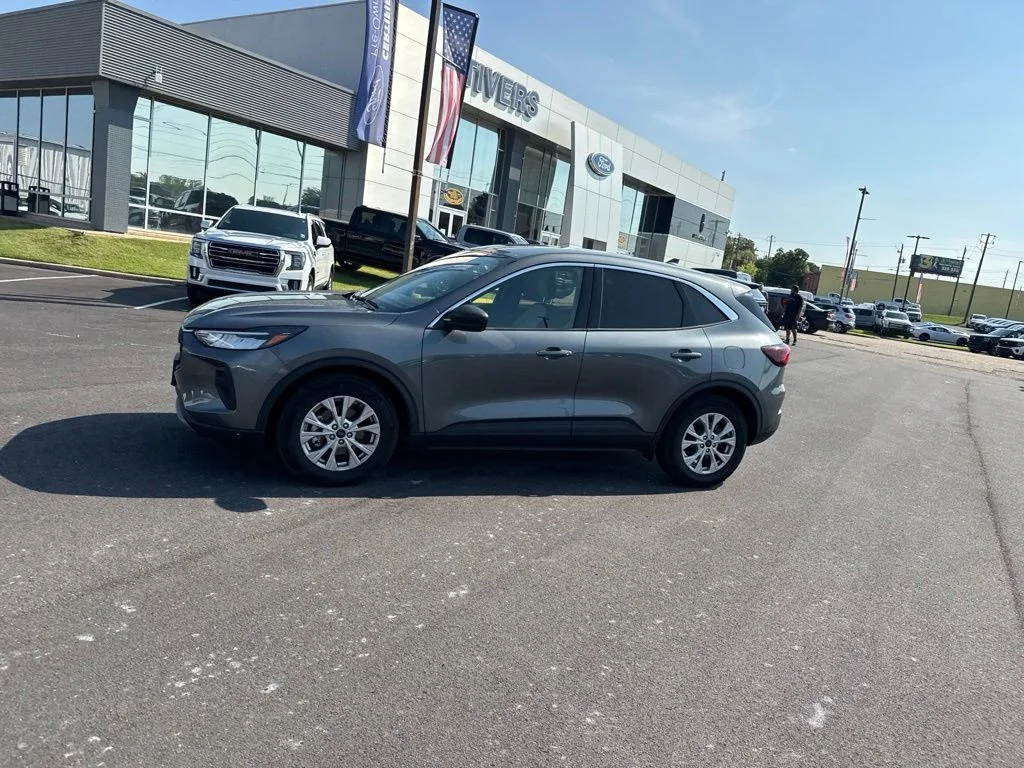 Used 2024 Gray Ford Active image 9