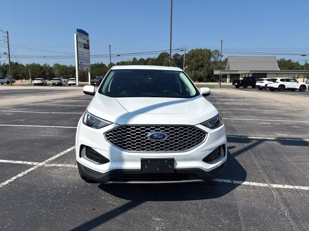 Used 2024 White Ford SEL image 8