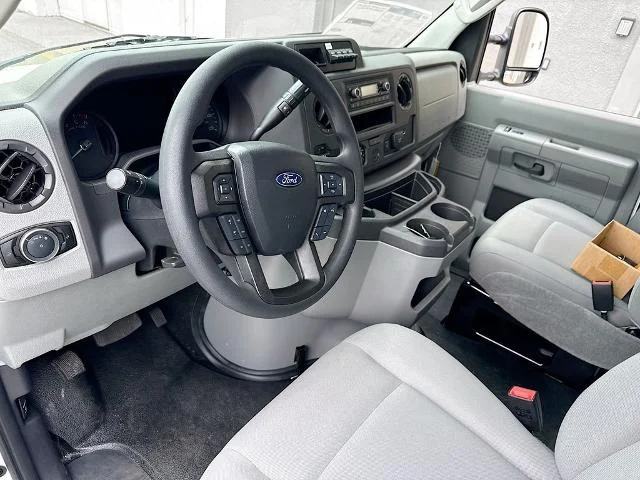 New 2026 Oxford White Ford E-350 SRW image 37
