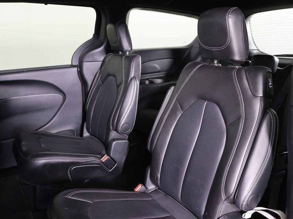 2025 Chrysler Pacifica Select - Photo 27