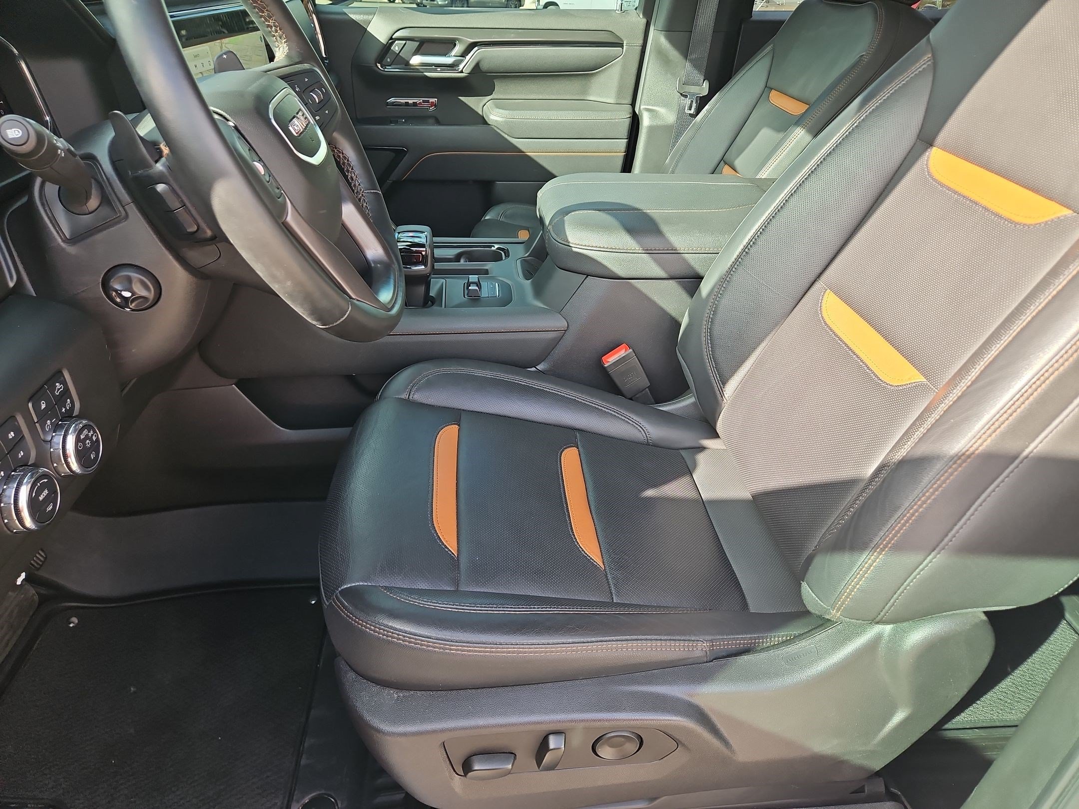 Used 2025 Summit White GMC AT4 image 25