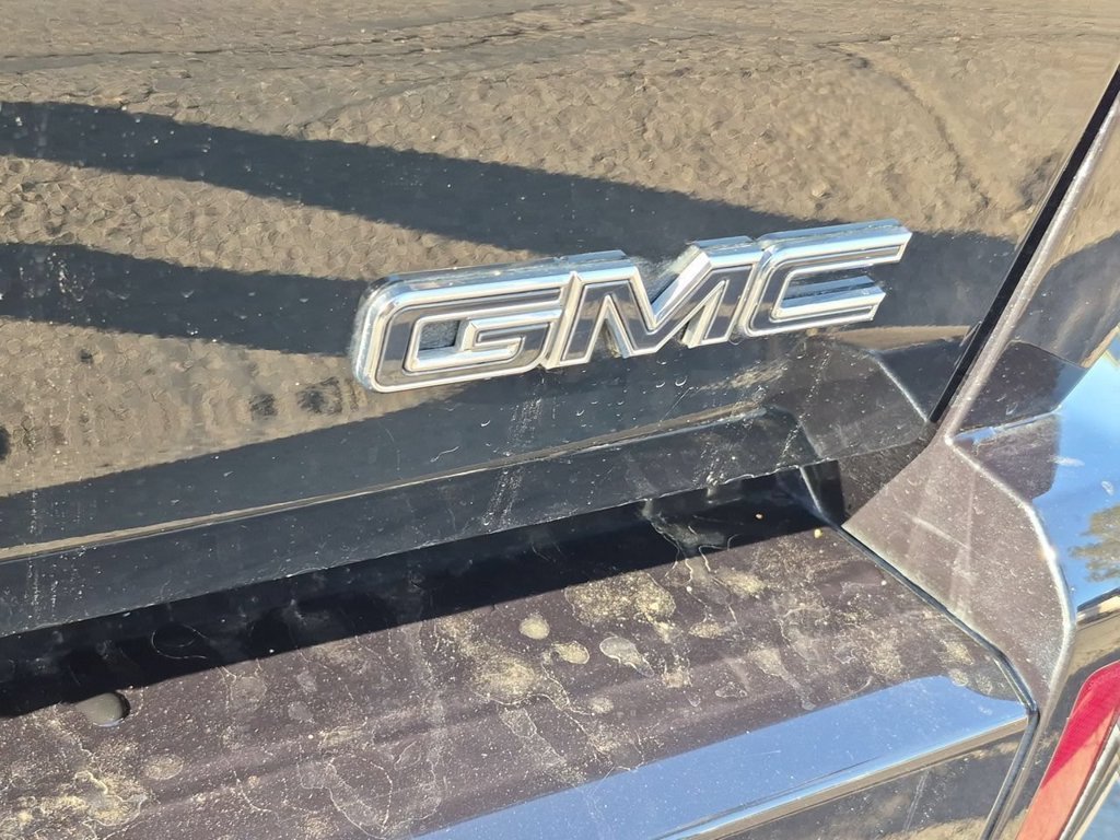 Used 2025 Void Black GMC 2X image 33