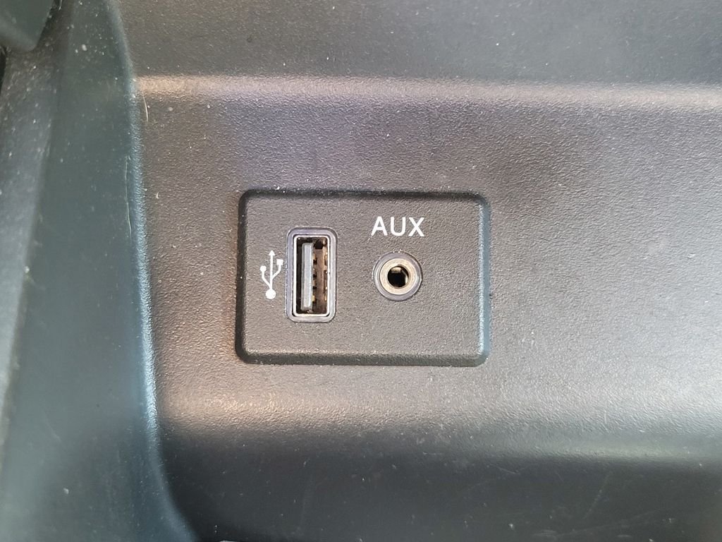 Used 2017 Gray Nissan 2.5 SL image 19
