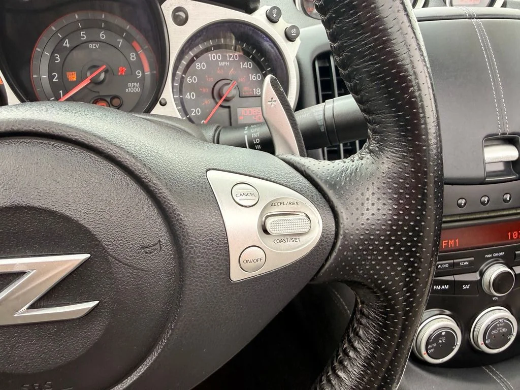 Used 2011 Magnetic Black Metallic Nissan Touring image 30