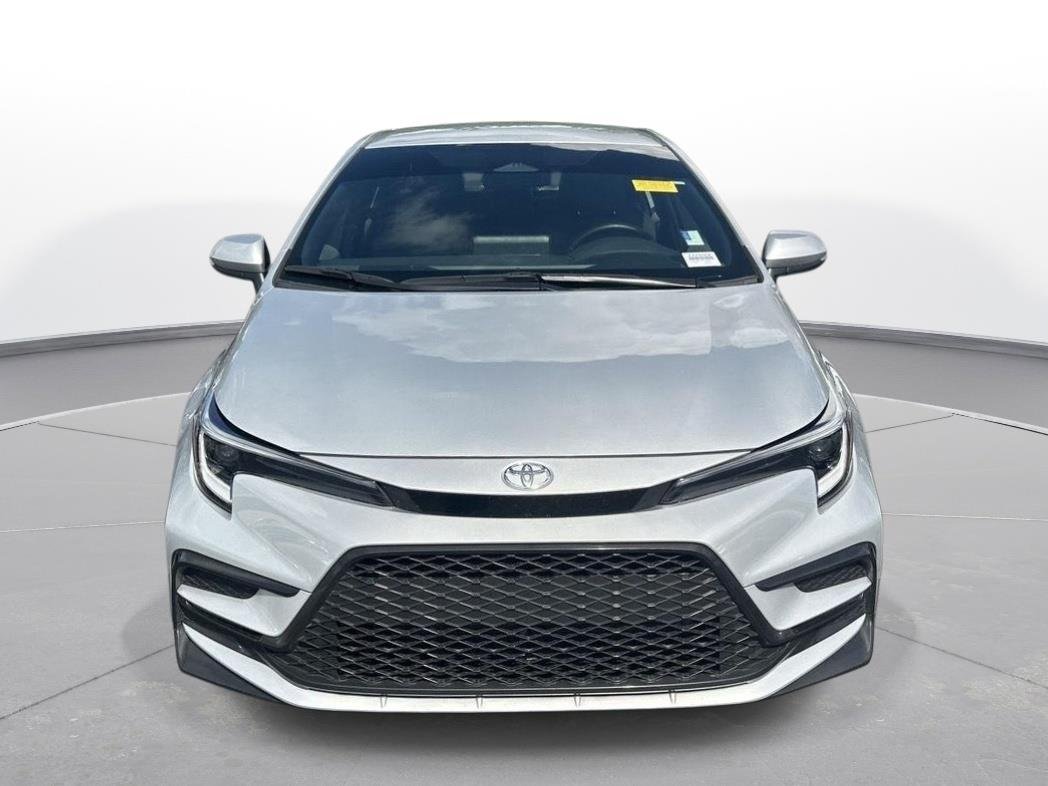 Used 2025 Classic Silver Metallic Toyota SE image 3