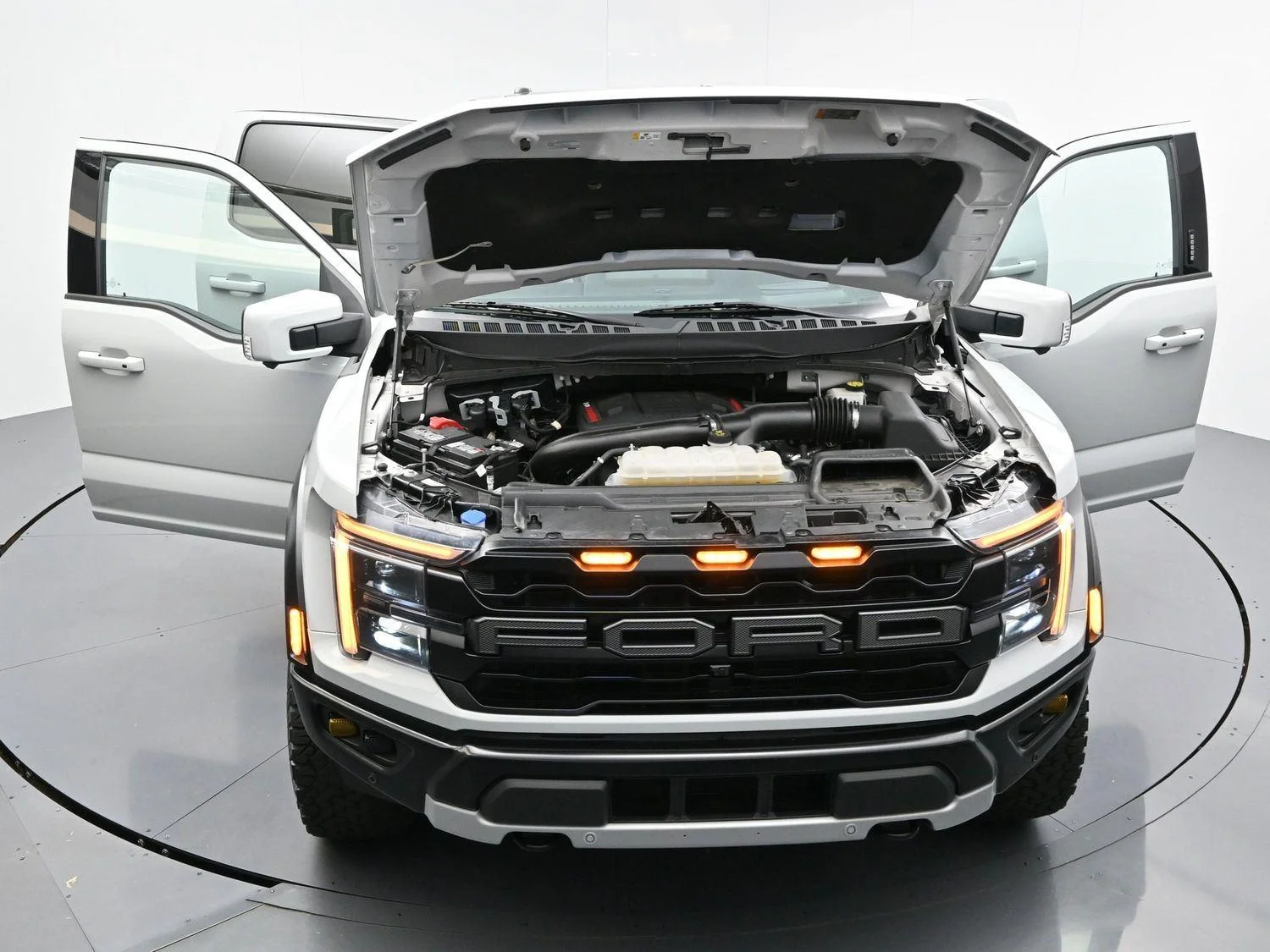 Used 2024 Avalanche Gray Ford Raptor image 49