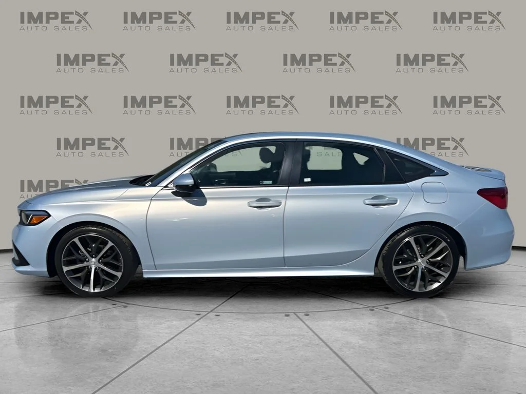 Used 2023 Silver Honda Touring image 2