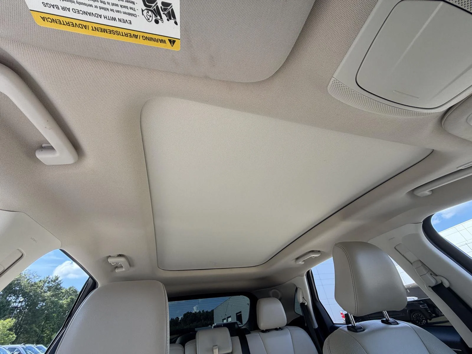 Used 2022 Star White Metallic Tri-Coat Ford Titanium image 18