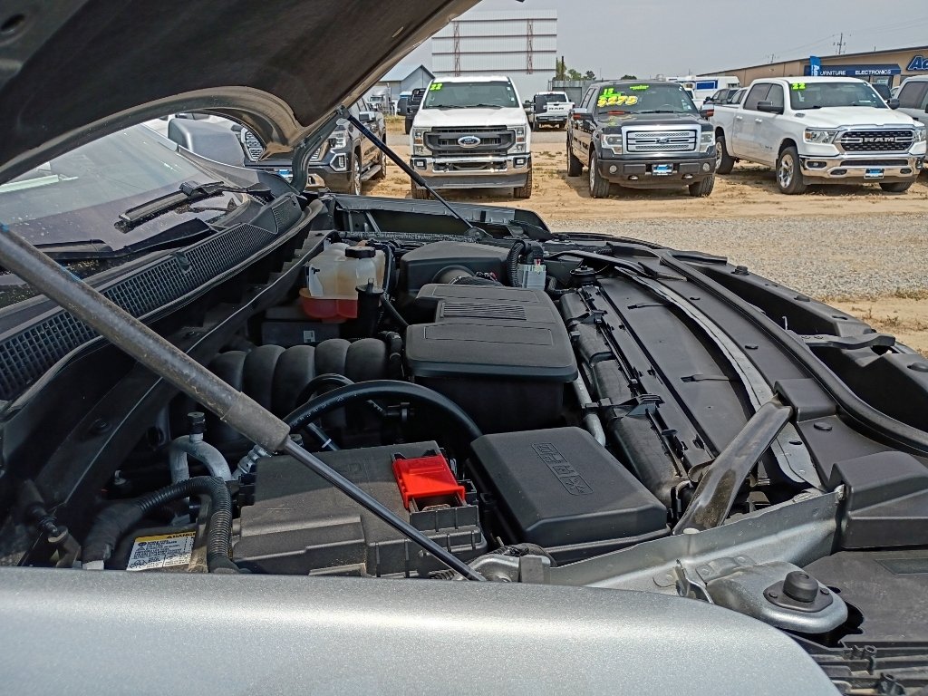 Used 2025 Gray Chevrolet Z71 image 39