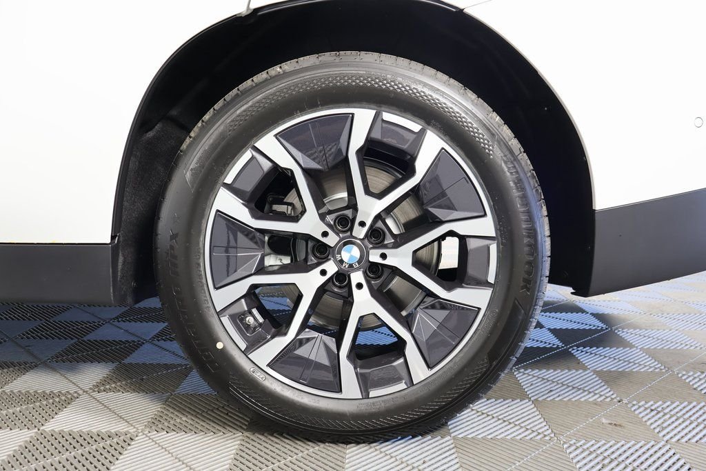 Used 2026 White Metallic BMW 30 xDrive image 10