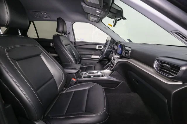 Used 2023 Black Ford XLT image 17