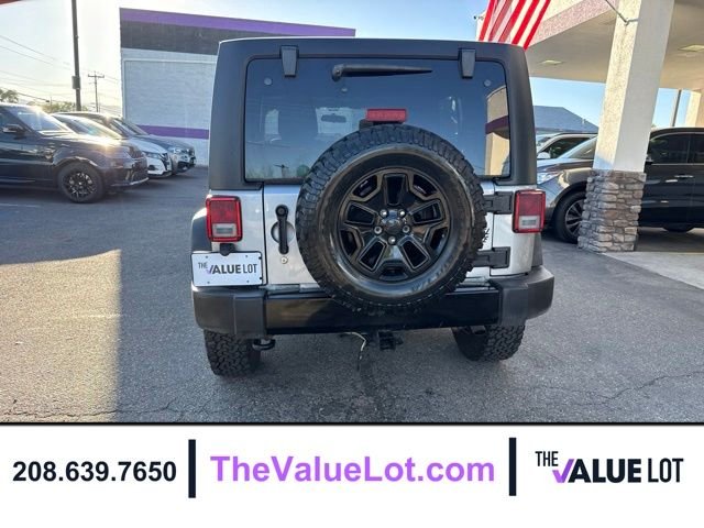Used 2015 Silver Jeep Unlimited Sport image 5