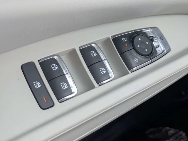 New 2026 Ceramic Silver Kia EX image 23