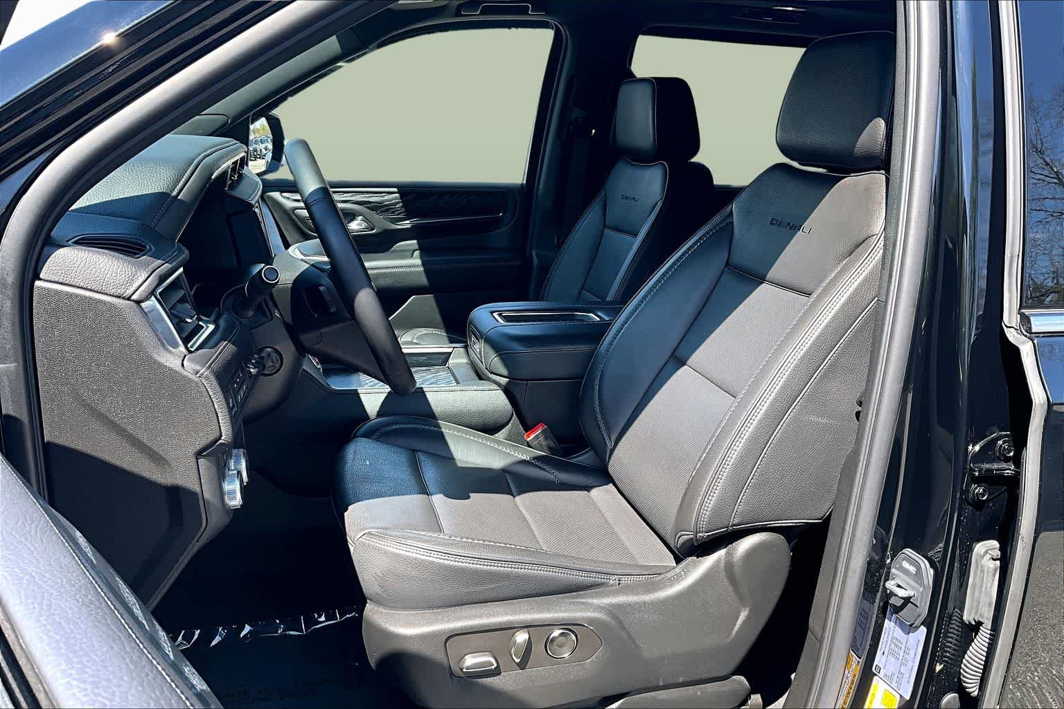 Used 2023 Onyx Black GMC Denali image 8