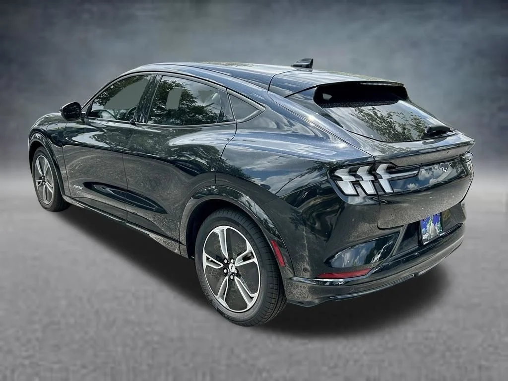Used 2023 Shadow Black Ford Premium image 7