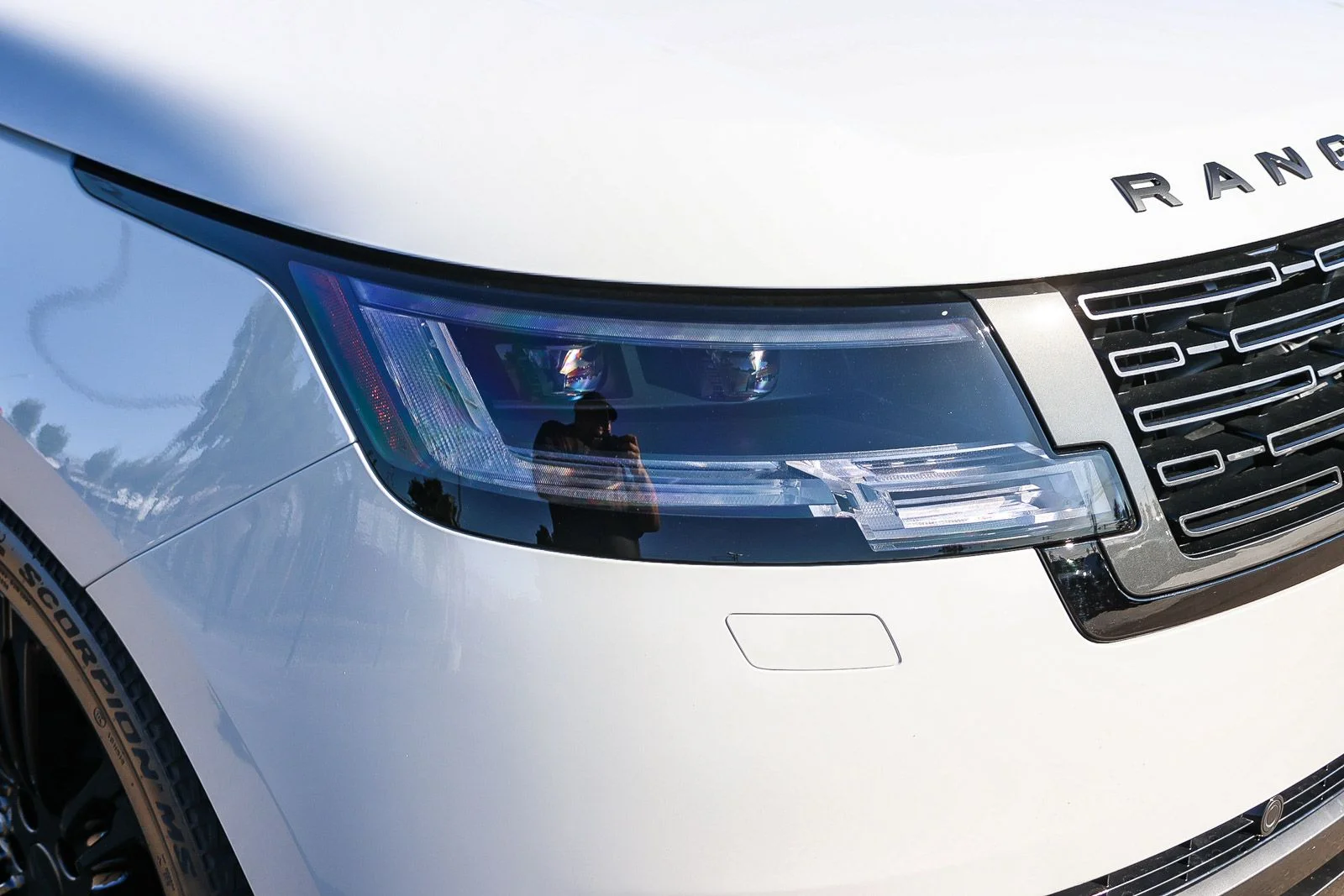 New 2026 Fuji White Land Rover SE image 15