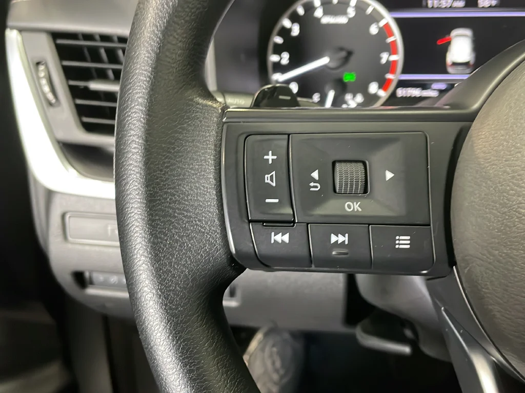 Used 2024 Silver Nissan S image 16