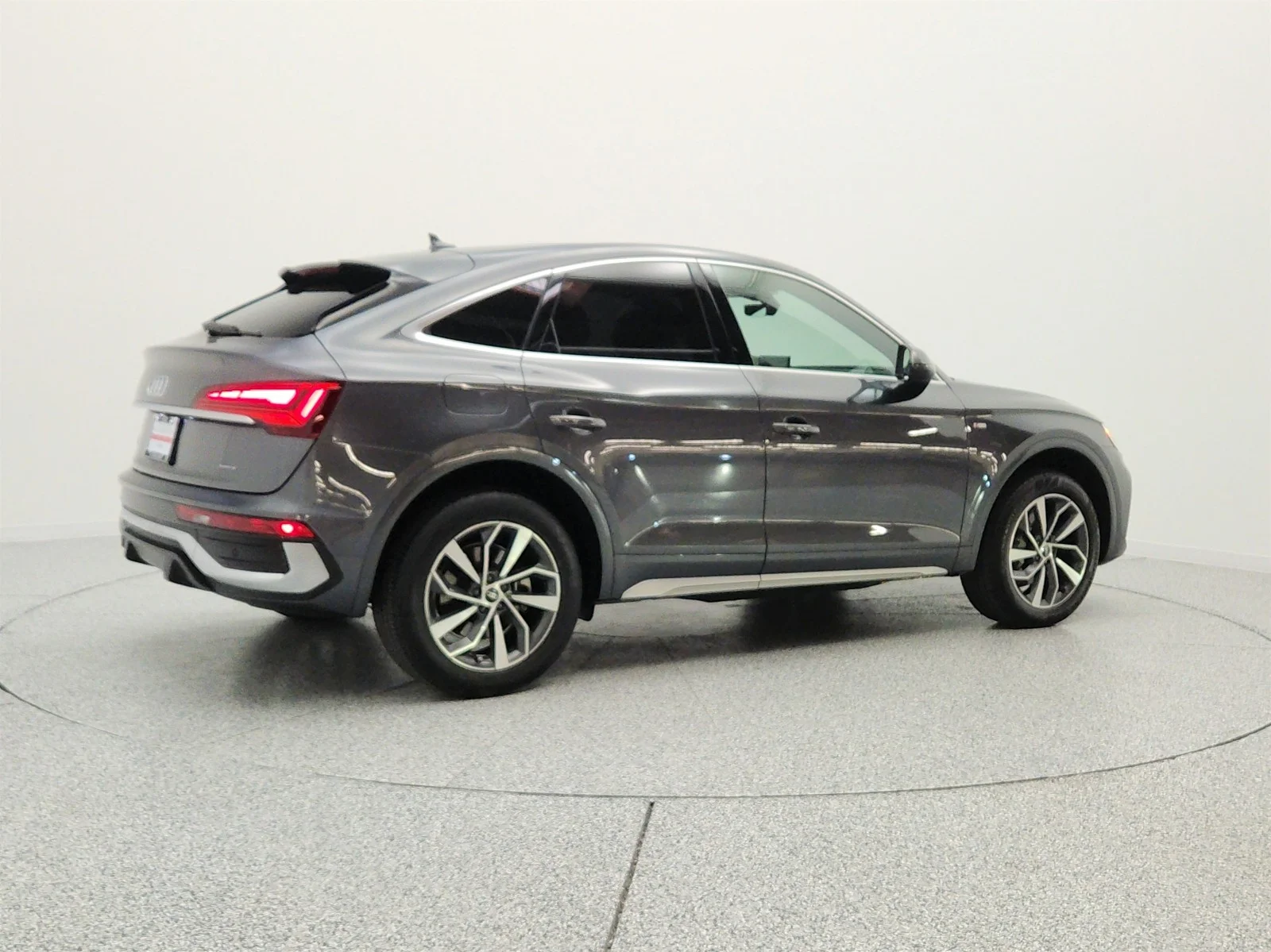 Used 2023 Daytona Gray Pearl Effect Audi S line Premium 45 TFSI quattro image 5