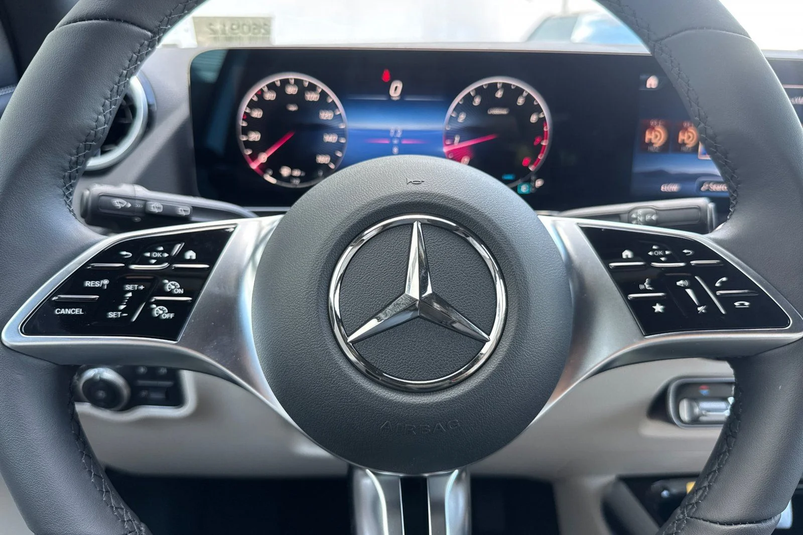 New 2026 Polar White Mercedes-Benz GLA 250 image 20