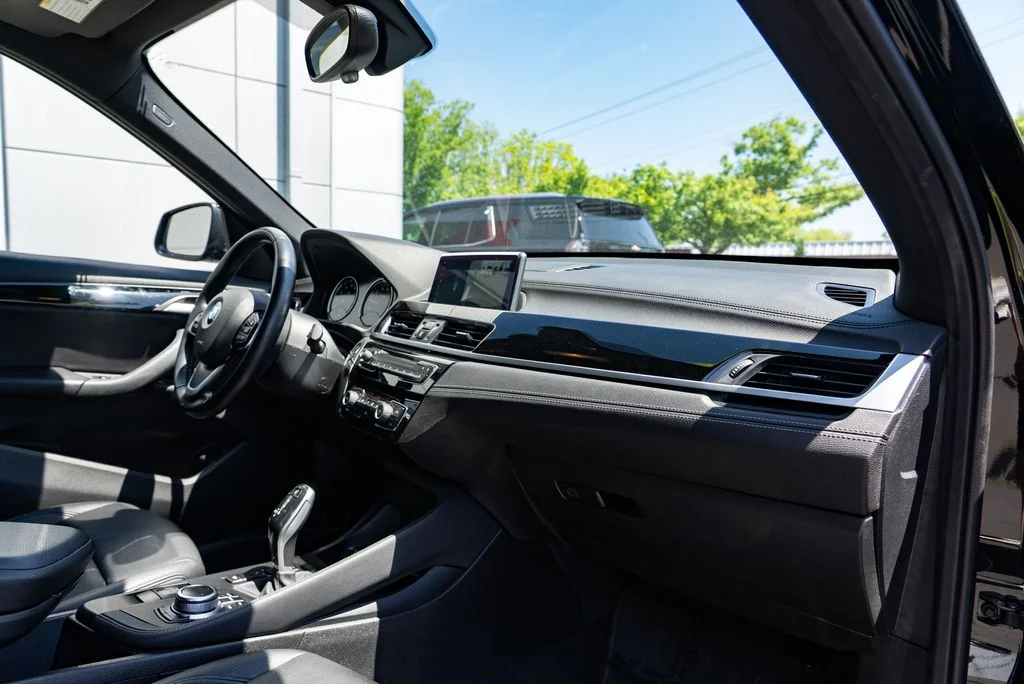 Used 2021 Black BMW xDrive28i image 29
