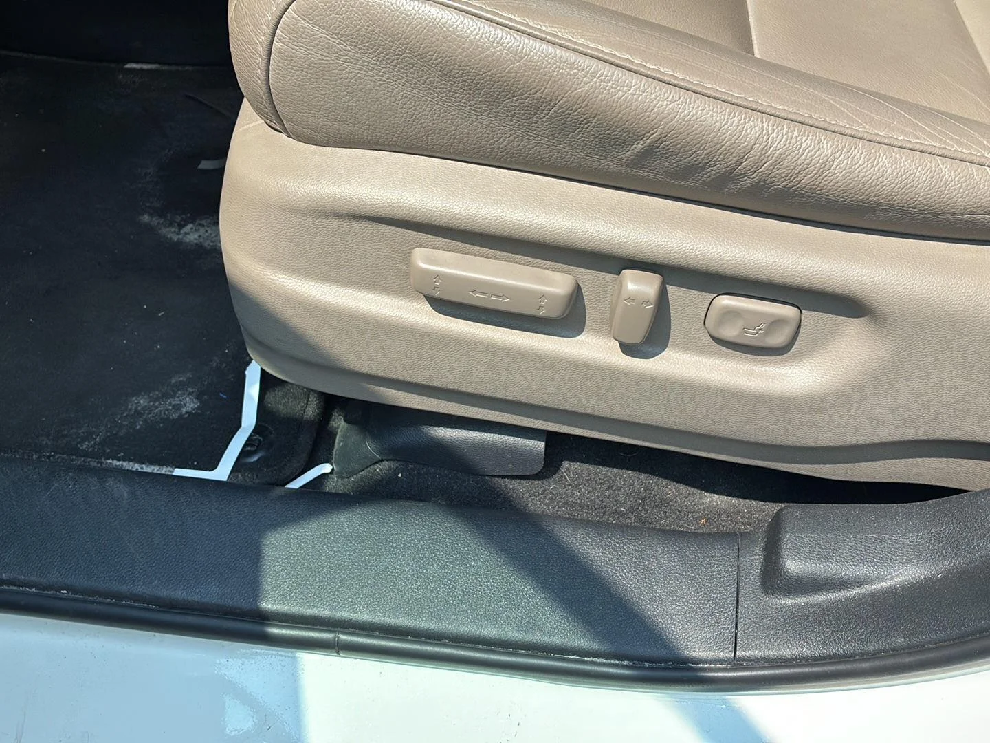 Used 2019 White Diamond Pearl Honda EX-L image 10