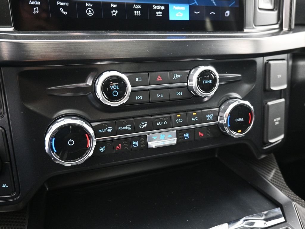New 2026 Glacier Gray Metallic Tri-Coat Ford Lariat image 17