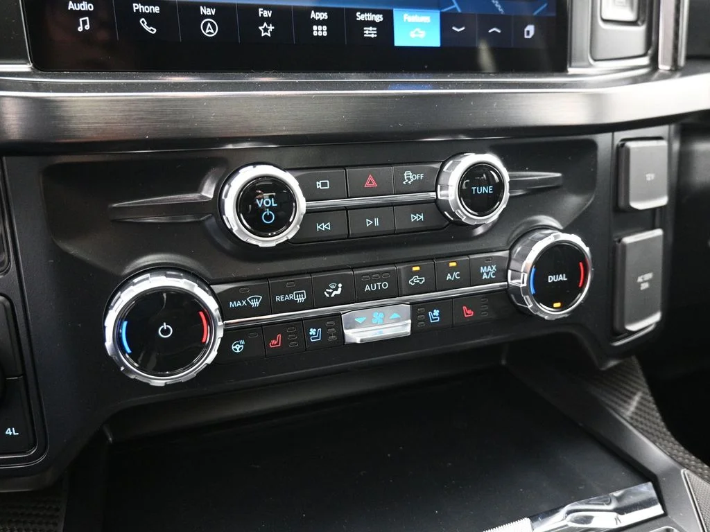 New 2026 Glacier Gray Metallic Tri-Coat Ford Lariat image 17