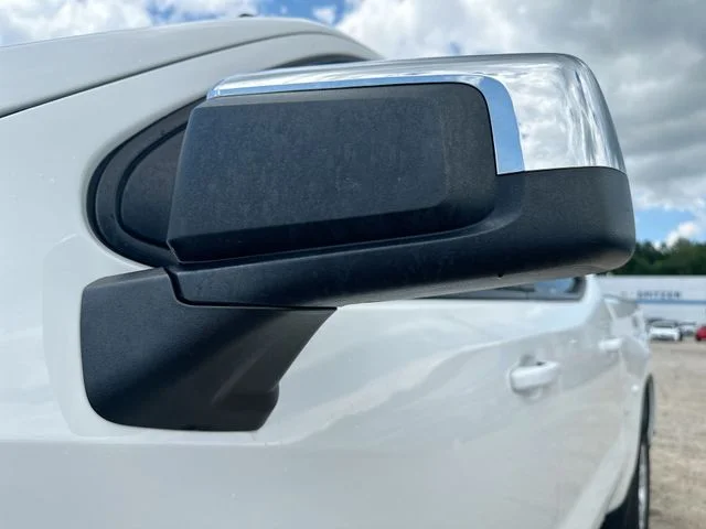 Used 2025 White Chevrolet LT image 51