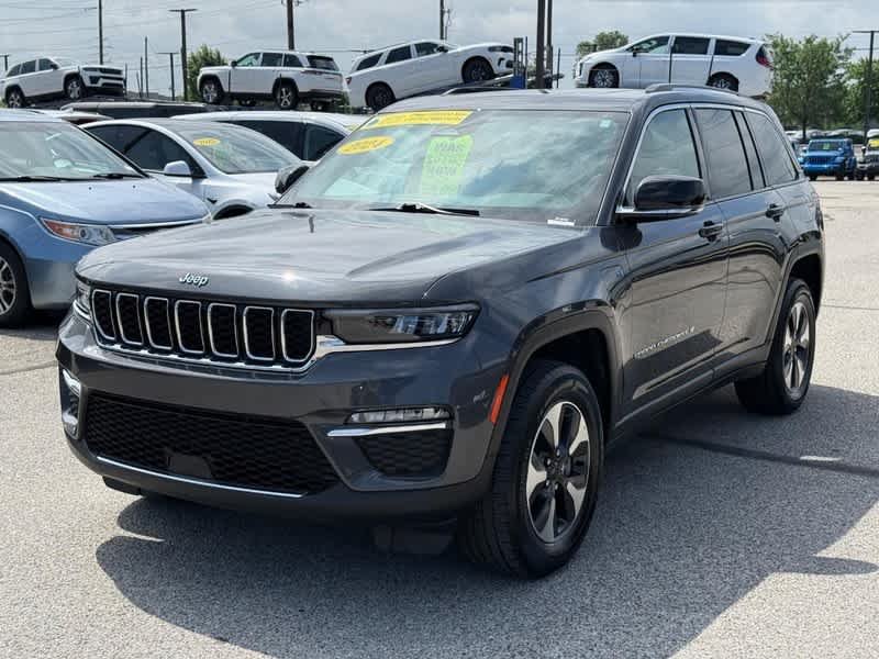 Used 2024 Baltic Gray Metallic Clearcoat Jeep  image 9