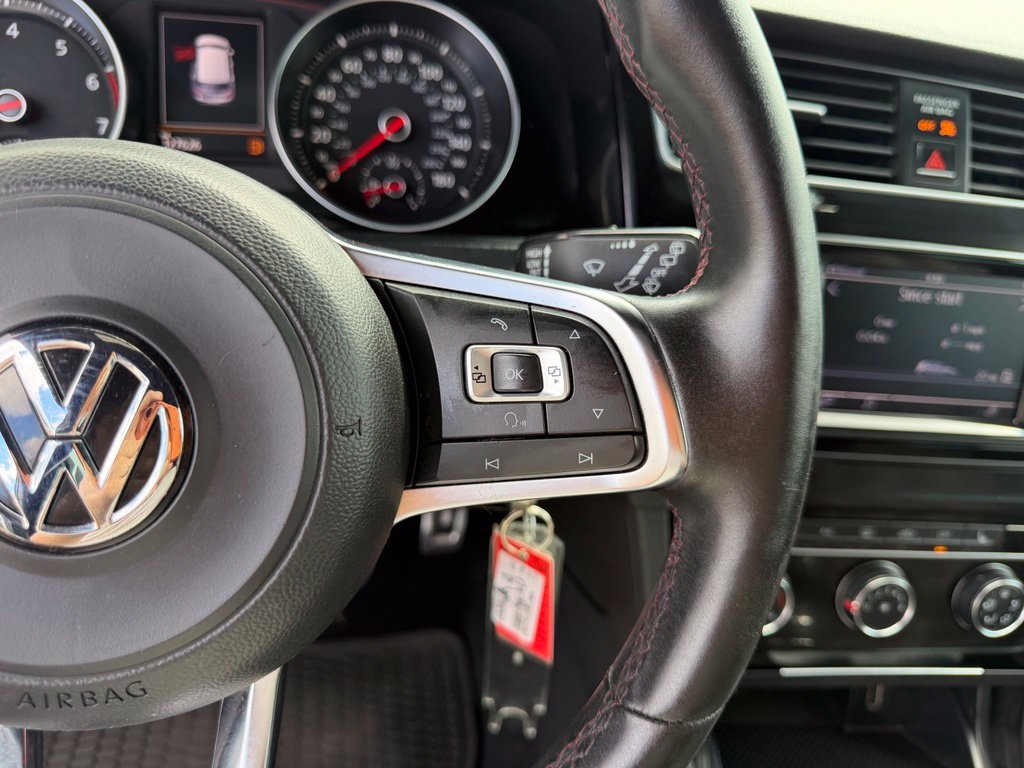 Used 2015  Volkswagen 2.0T S image 19