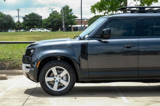 Used 2024 Gray Land Rover S image 17