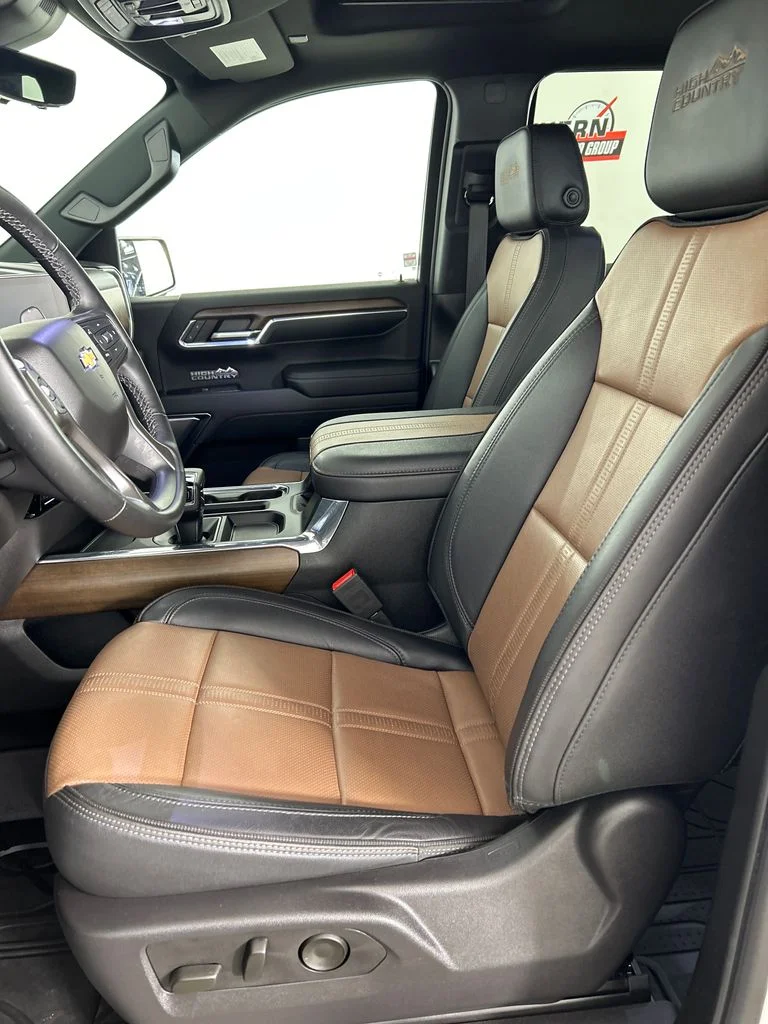 Used 2024 White Chevrolet High Country image 13