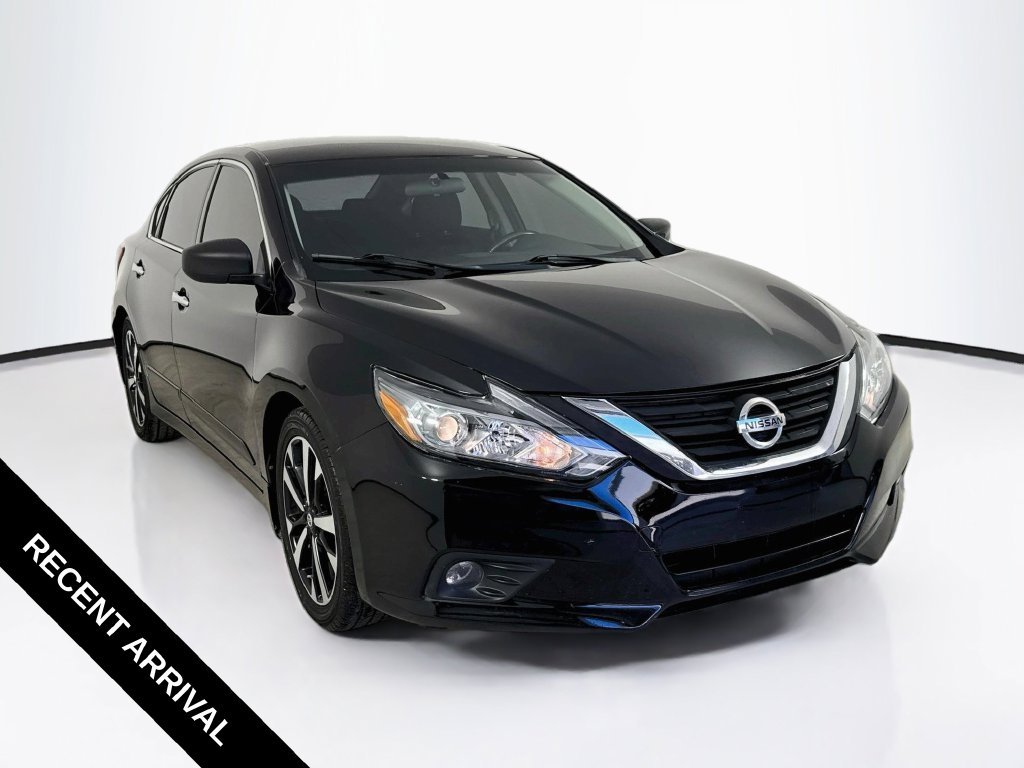 Used 2018 Super Black Clearcoat Nissan 2.5 SR image 1