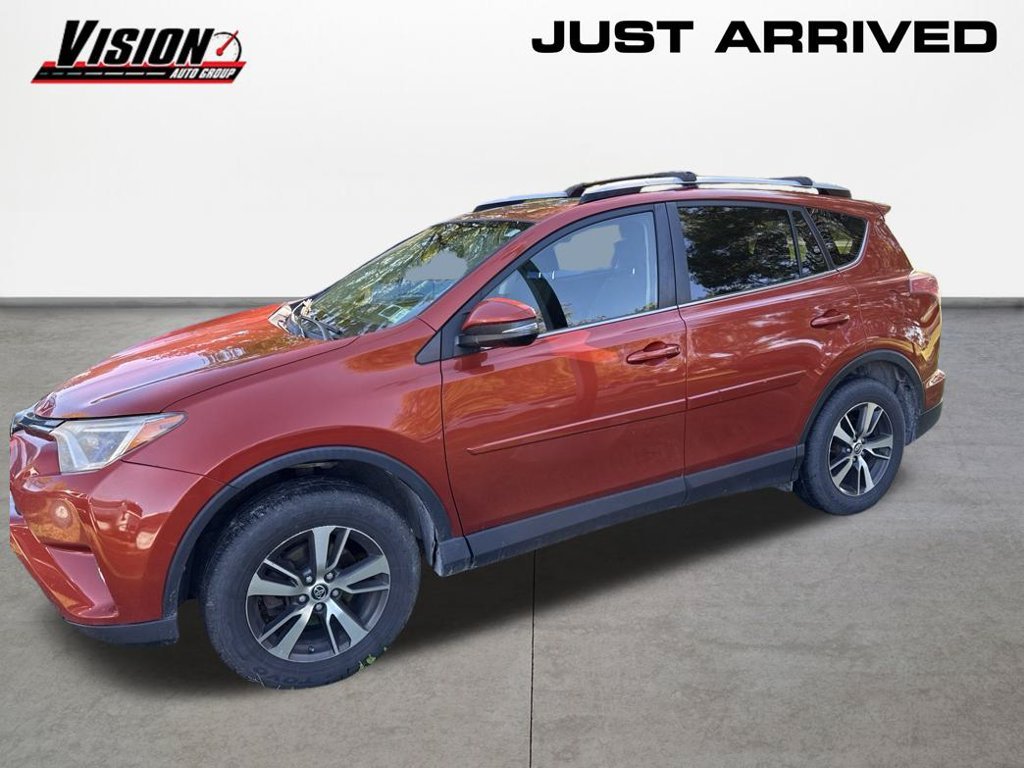 Used 2016 Toyota RAV4 XLE with VIN JTMRFREV0GJ095162 for sale in Canandaigua, NY