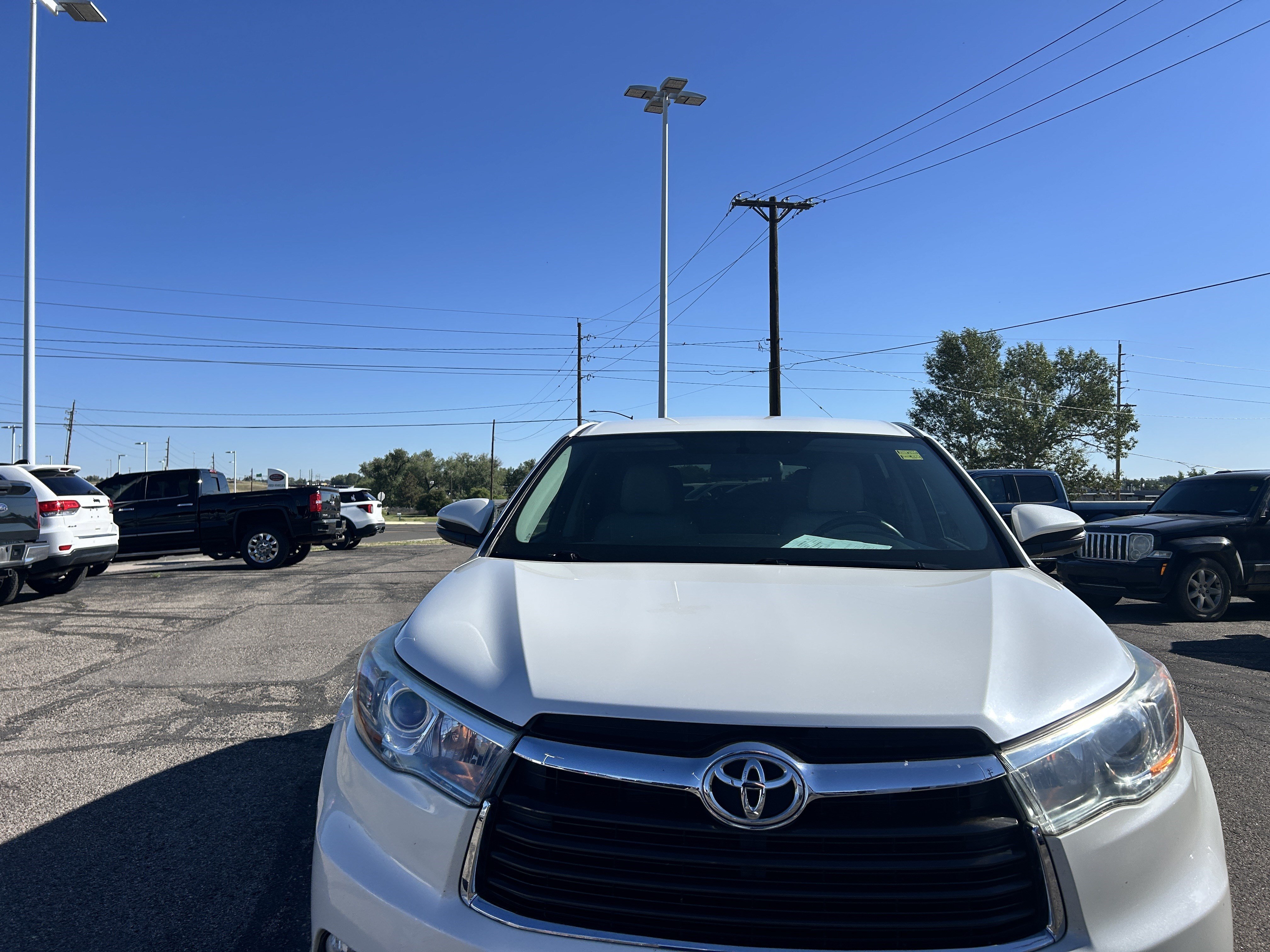 Used 2016 Blizzard Pearl Toyota LE image 8