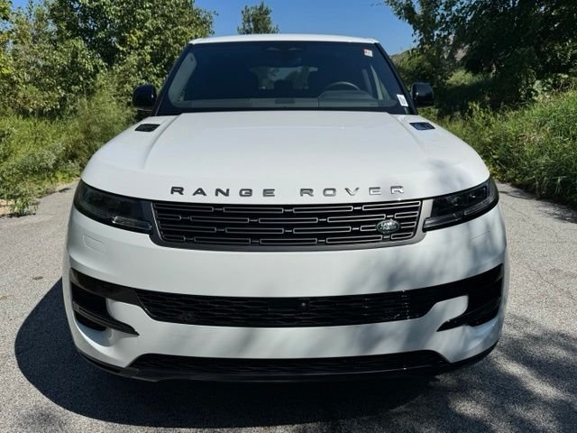 Certified Used 2025 Fuji White Land Rover S image 3