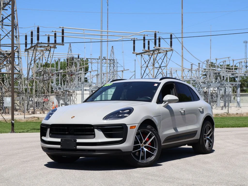 2023 Porsche Macan S's photo