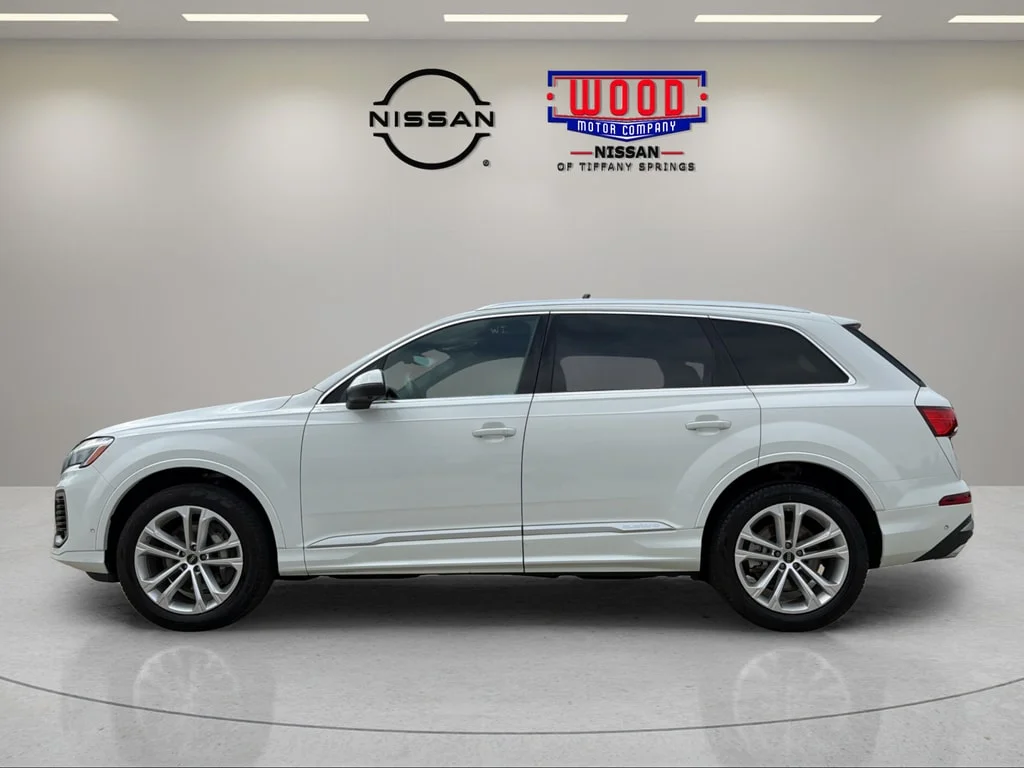 Used 2025 Carrara White Audi 55 Premium image 5