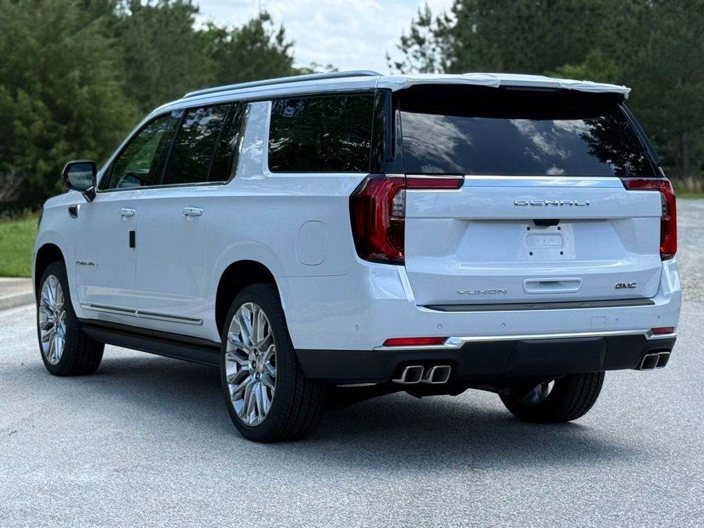 2026 GMC Yukon XL Denali - Photo 11