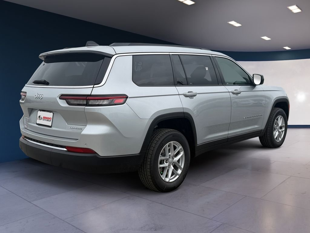 New 2026 Silver Zynith Exterior Paint Jeep Laredo image 5